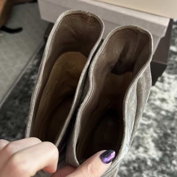 Christian Louboutin light gray suede Piros size 38.5 - Picture 5 of 7